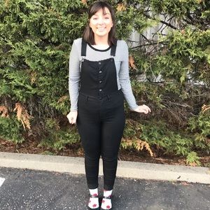 BLACK SKINNY LEG OVERALLS